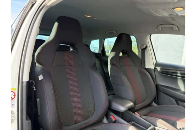 Škoda Karoq (2018) thumbnail 4
