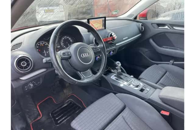 Audi A3 (2015) thumbnail 2