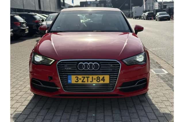 Audi A3 (2015) thumbnail 5