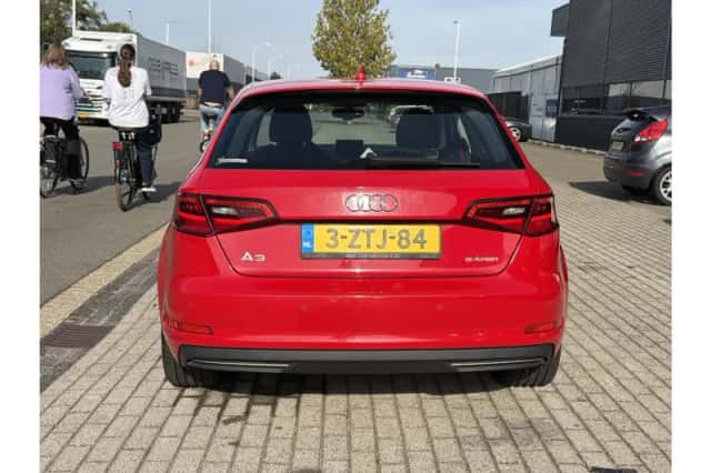 Audi A3 (2015) thumbnail 6