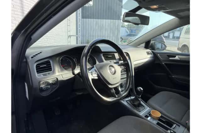 Volkswagen Golf (2013) thumbnail 3