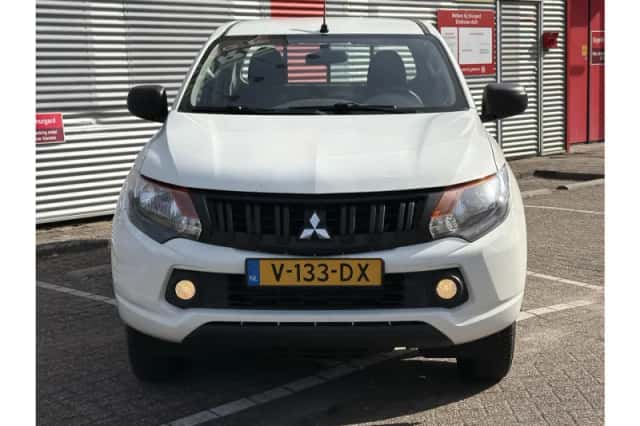 Mitsubishi L200 (2017) thumbnail 5
