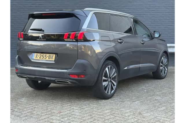 Peugeot 5008 (2020) thumbnail 2