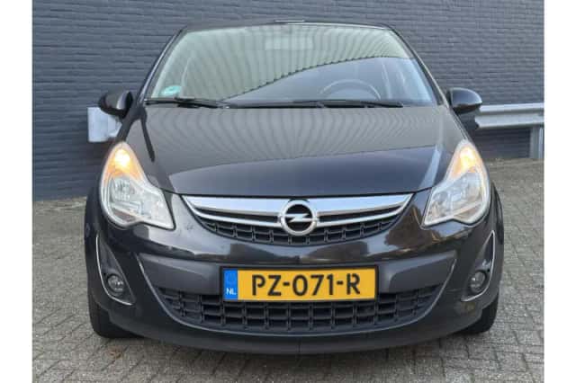 Opel Corsa (2012) thumbnail 5