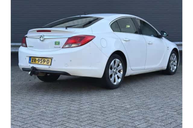 Opel Insignia (2012) thumbnail 2