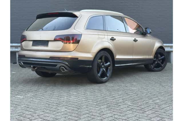 Audi Q7 (2011) thumbnail 2