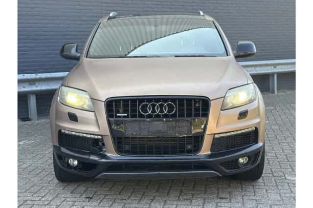 Audi Q7 (2011) thumbnail 5