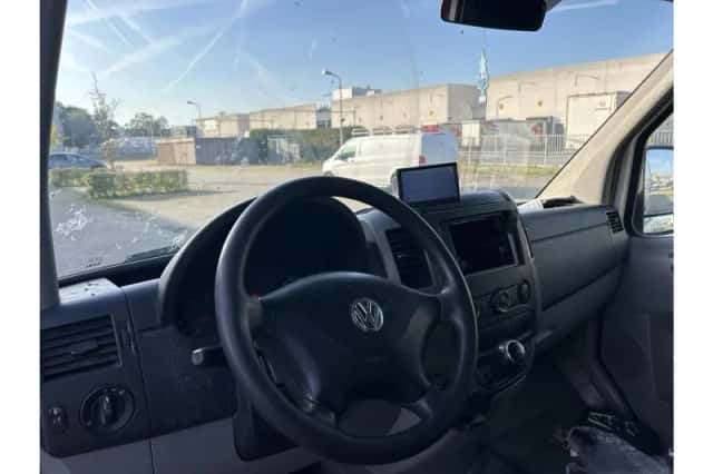 Volkswagen Crafter (2013) thumbnail 3