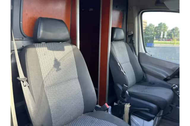 Volkswagen Crafter (2013) thumbnail 4