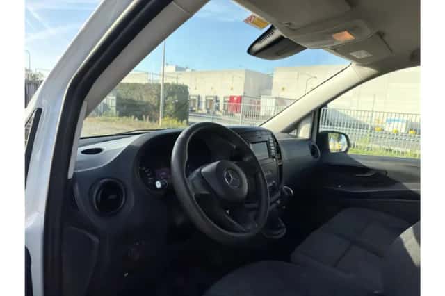 Mercedes-Benz Vito (2016) thumbnail 3