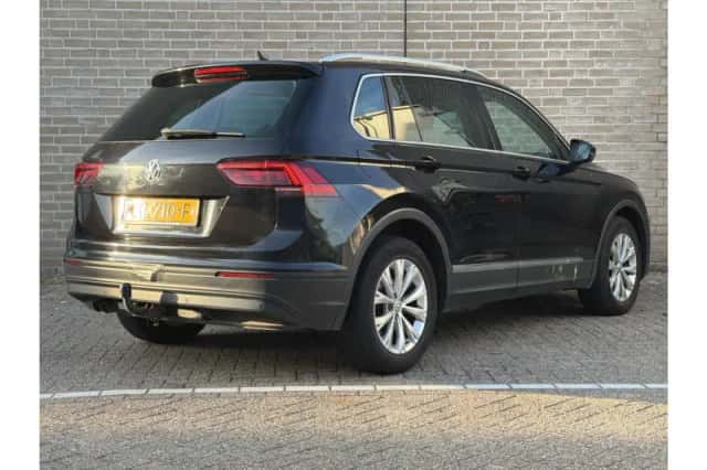 Volkswagen Tiguan (2019) thumbnail 2