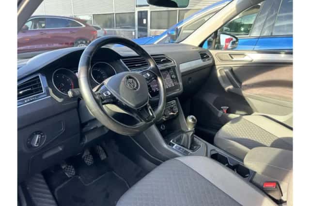 Volkswagen Tiguan (2019) thumbnail 3