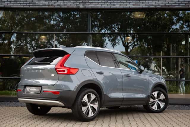 Volvo XC40 (2022) thumbnail 2