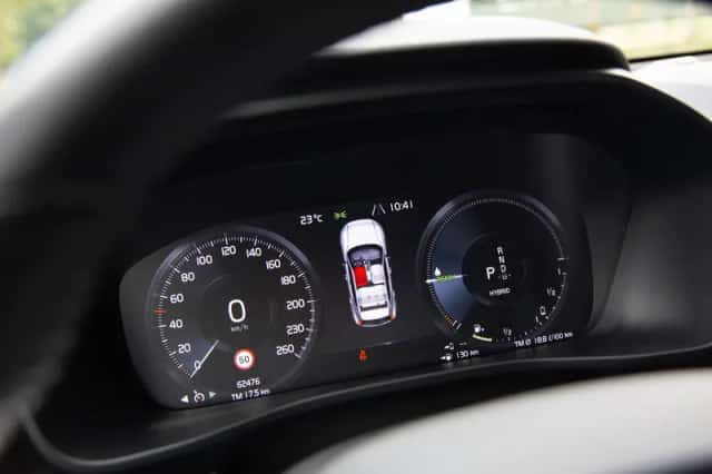 Volvo XC40 (2022) thumbnail 5