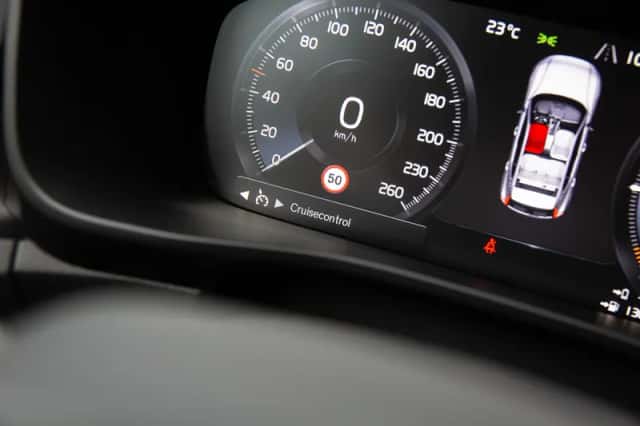 Volvo XC40 (2022) thumbnail 6