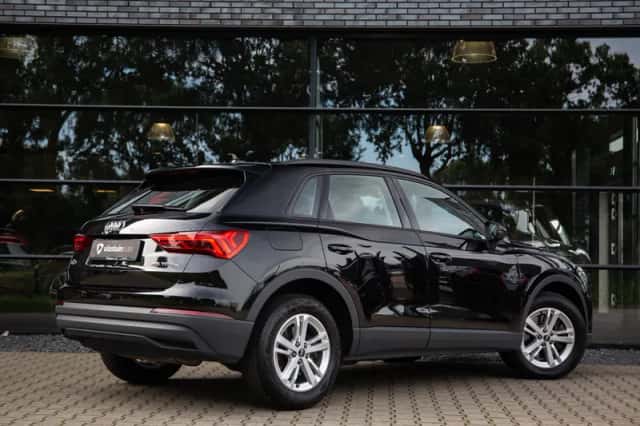 Audi Q3 (2023) thumbnail 2