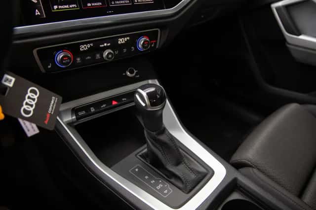 Audi Q3 (2023) thumbnail 6