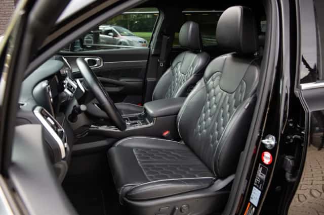 Kia Sorento (2021) thumbnail 4