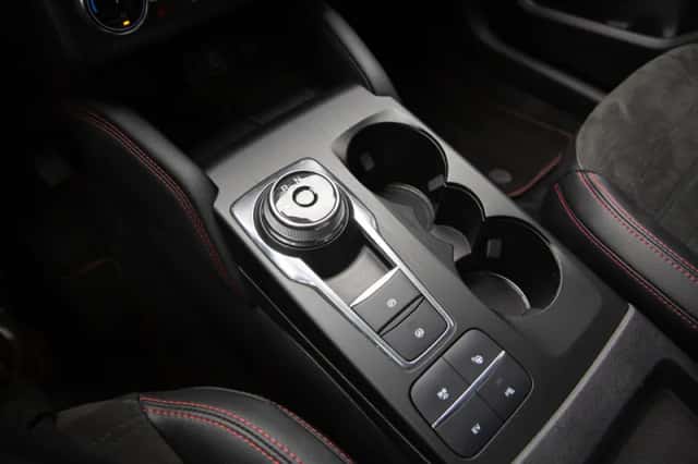 Ford Kuga (2023) thumbnail 6