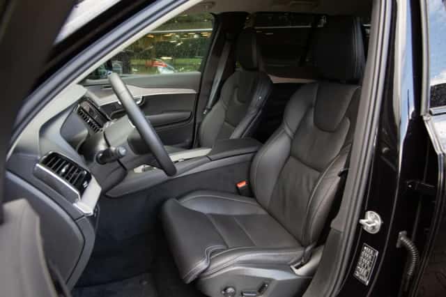 Volvo XC90 (2024) thumbnail 3