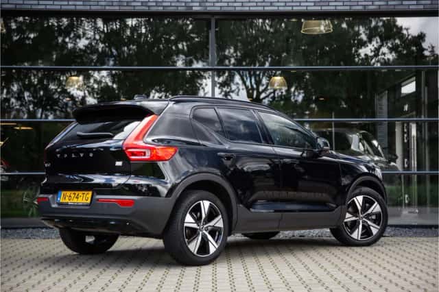 Volvo XC40 (2022) thumbnail 5