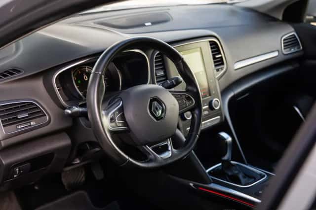 Renault Mégane (2017) thumbnail 3
