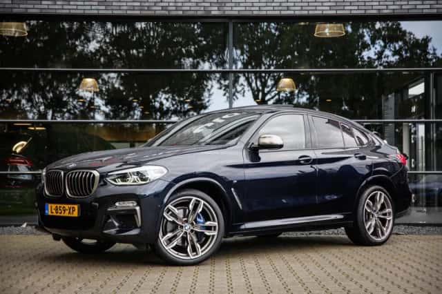 BMW X4 (2019) thumbnail 2