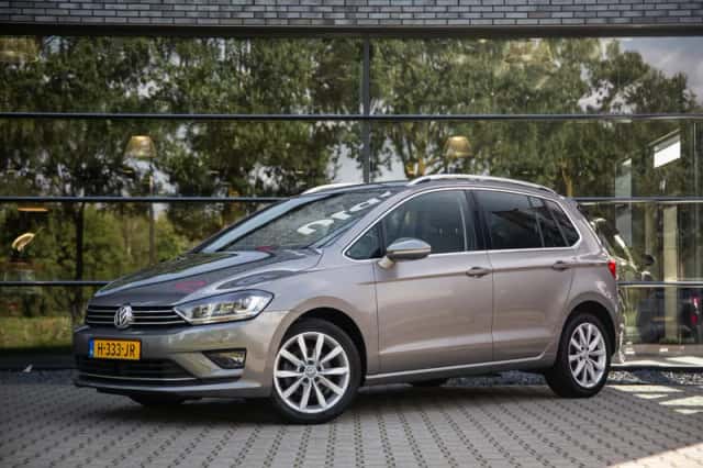 Volkswagen Golf Sportsvan (2015) thumbnail 2