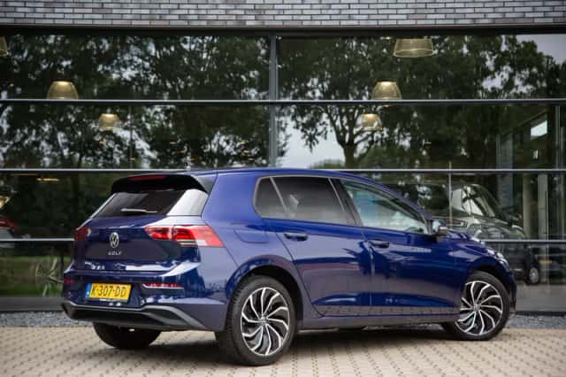 Volkswagen Golf (2020) thumbnail 2