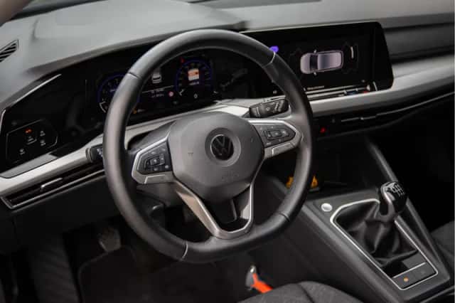 Volkswagen Golf (2020) thumbnail 4