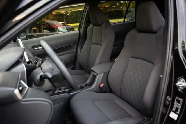 Toyota Corolla Cross (2025) thumbnail 3