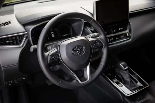 Toyota Corolla Cross (2025) thumbnail 4