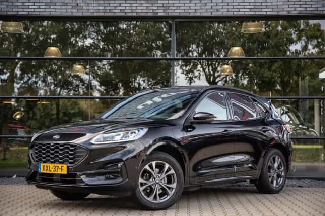 Ford Kuga (2023) thumbnail 5