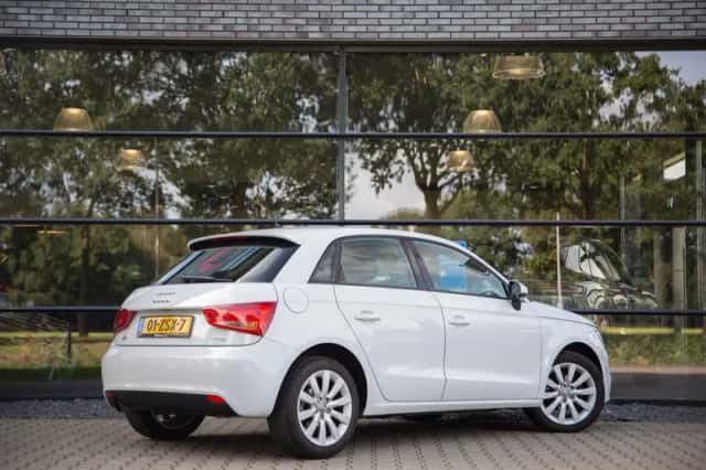 Audi A1 (2013) thumbnail 2