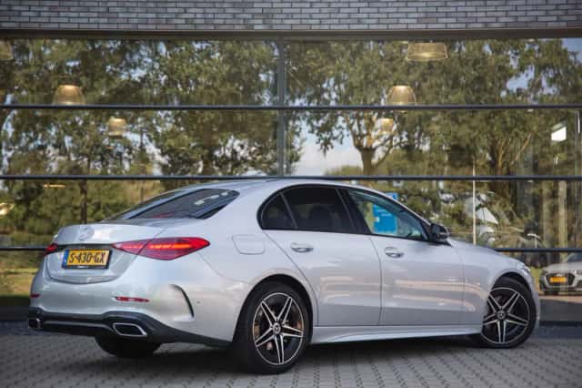 Mercedes-Benz C-Klasse (2023) thumbnail 2