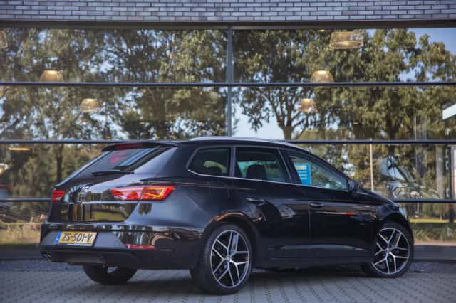 SEAT Leon (2019) thumbnail 2