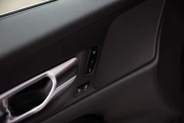 Volvo V60 (2021) thumbnail 5