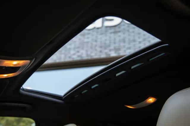 Volvo V60 (2016) thumbnail 5