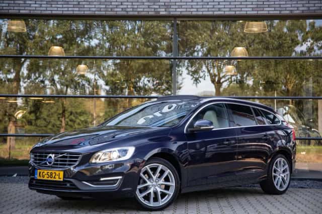 Volvo V60 (2016) thumbnail 6