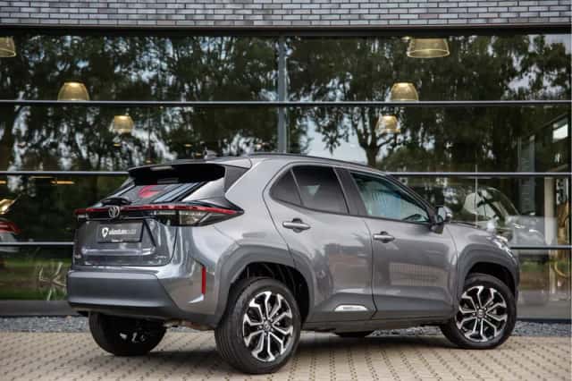 Toyota Yaris Cross (2025) thumbnail 2