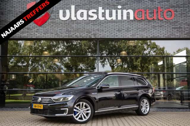 Volkswagen Passat (2015) thumbnail 1