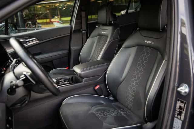 Kia Sportage (2023) thumbnail 3
