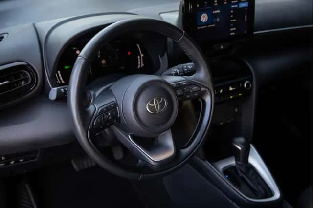 Toyota Yaris Cross (2025) thumbnail 4