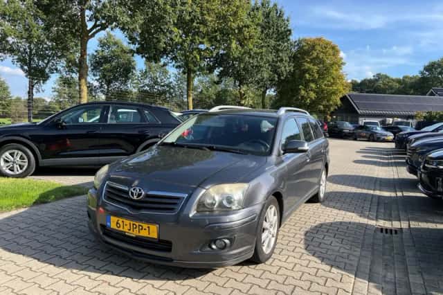 Toyota Avensis (2009) thumbnail 1