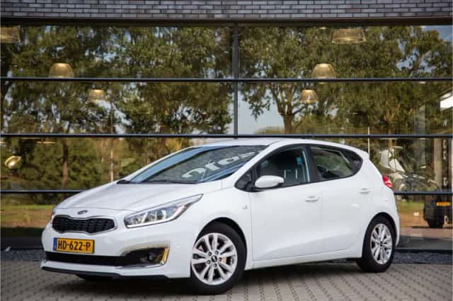 Kia Ceed (2015) thumbnail 4