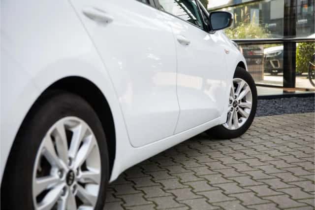 Kia Ceed (2015) thumbnail 6