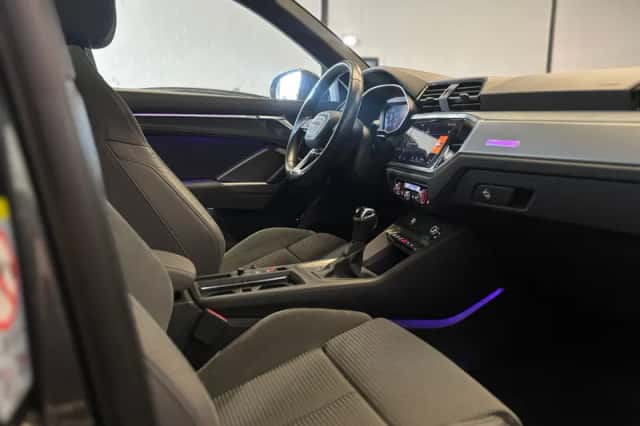Audi Q3 (2021) thumbnail 4
