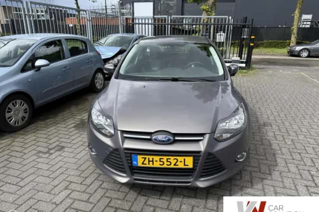 Ford Focus (2013) thumbnail 2