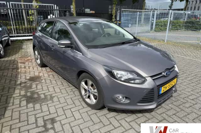 Ford Focus (2013) thumbnail 3