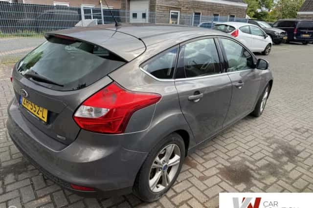 Ford Focus (2013) thumbnail 5